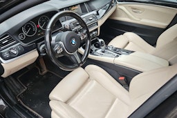 ruskea (beige) BMW 520 2016 kuva 3.