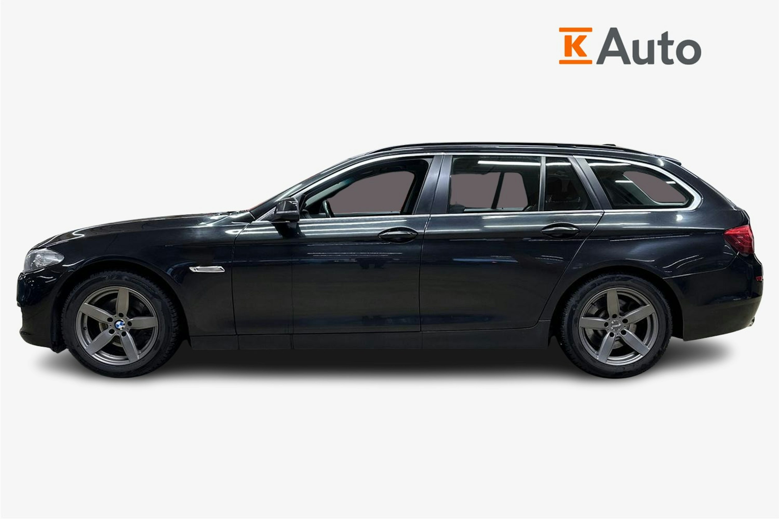 musta BMW 520 2016 kuva 6.