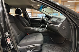 musta BMW 520 2016 kuva 15.