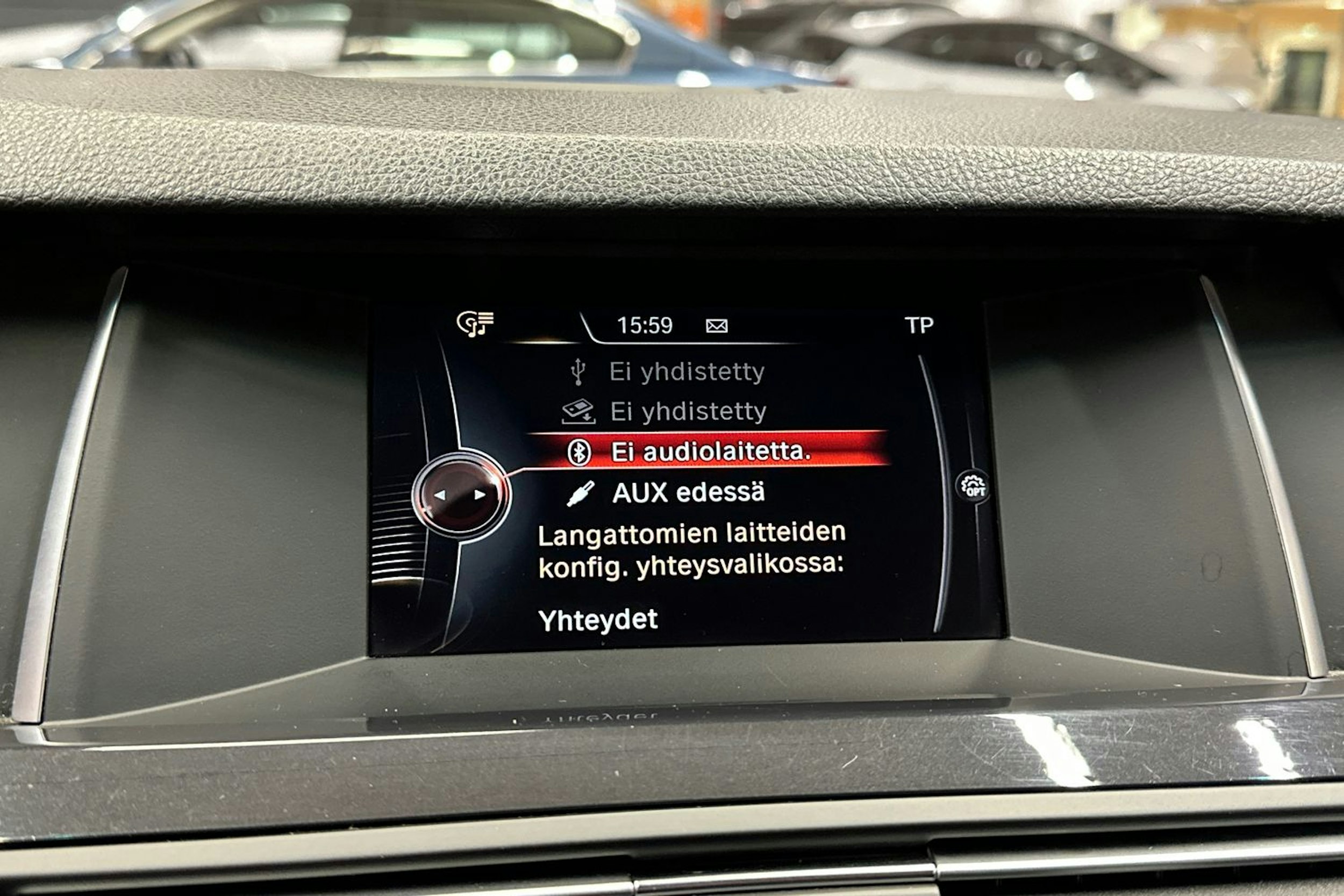 musta BMW 520 2016 kuva 20.