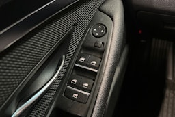 musta BMW 520 2016 kuva 27.