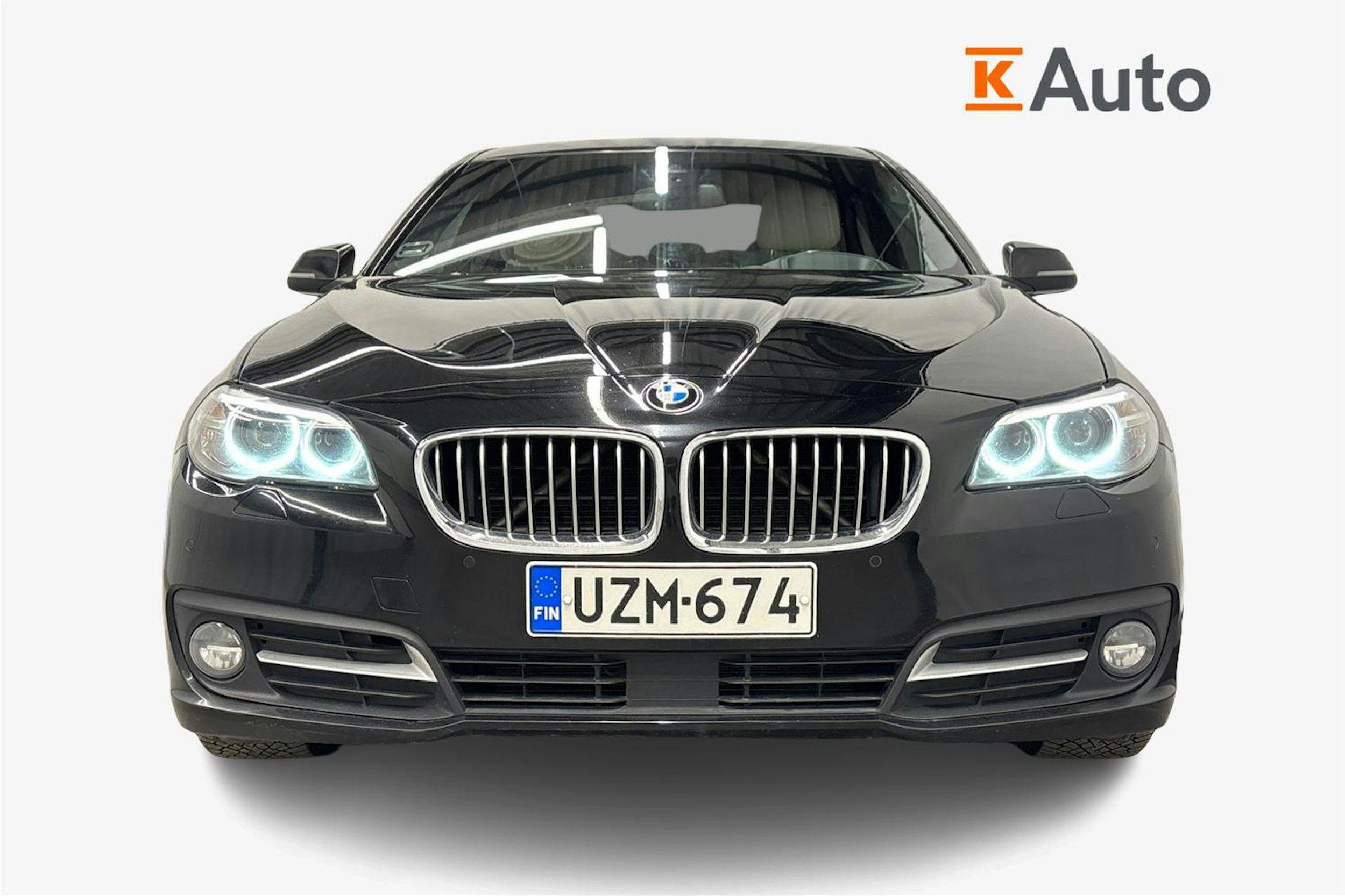 musta BMW 520 2016 kuva 5.