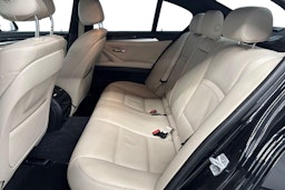 musta BMW 520 2016 kuva 10.