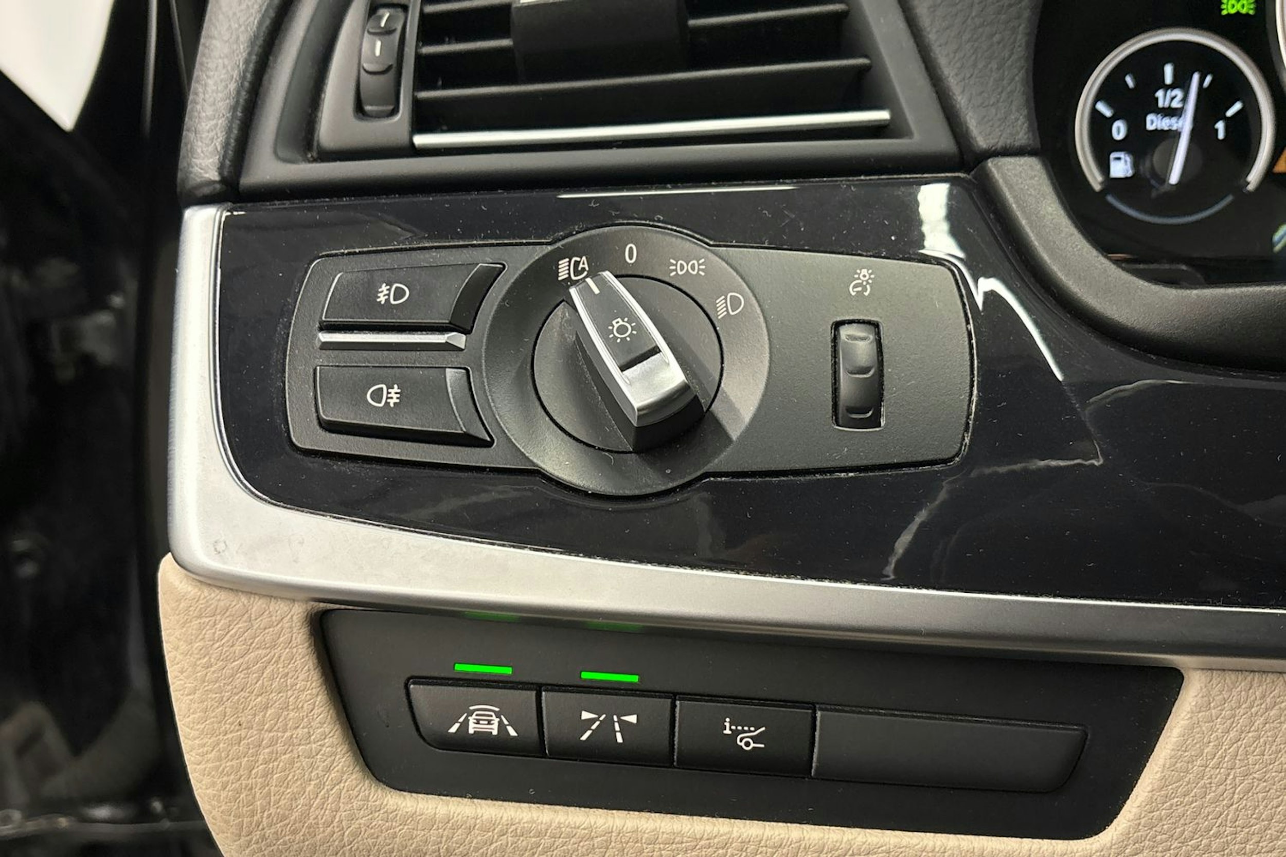 musta BMW 520 2016 kuva 20.