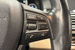 musta BMW 520 2016 kuva 22.