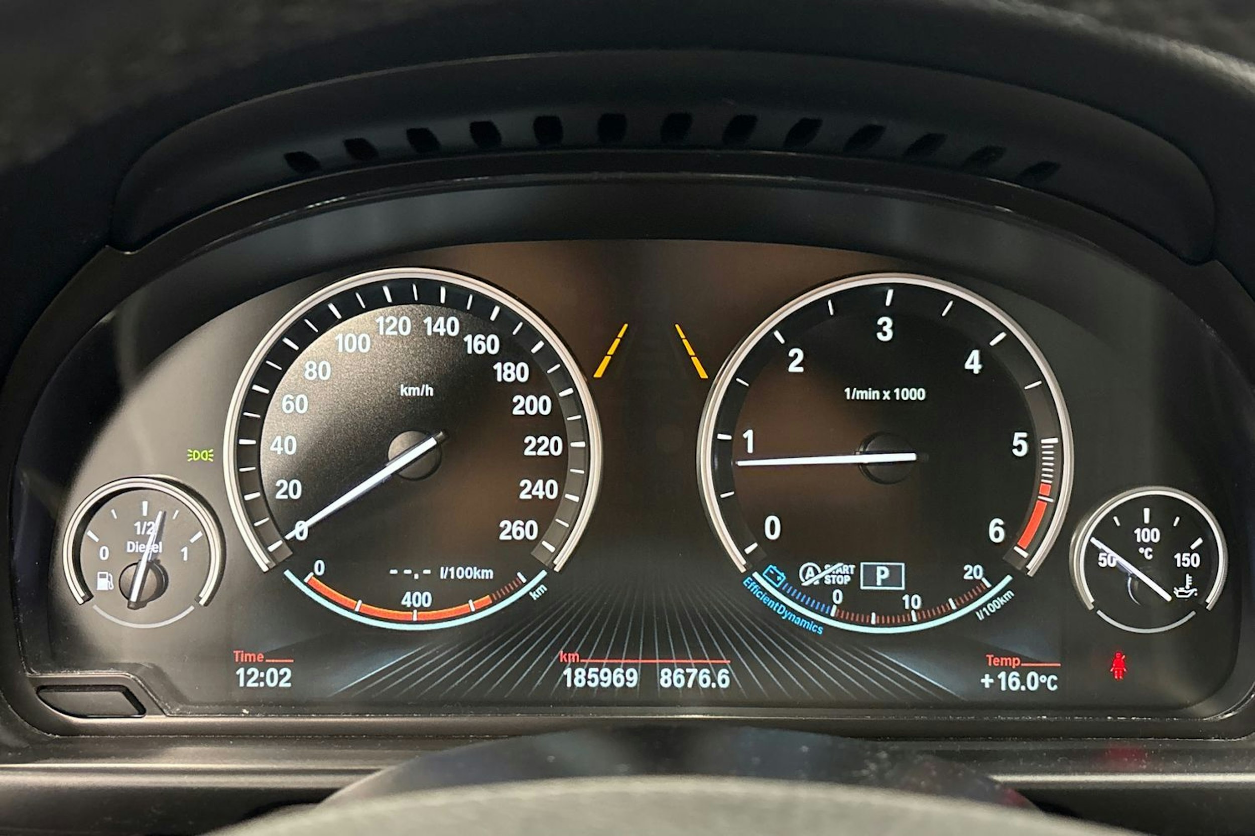 musta BMW 520 2016 kuva 23.