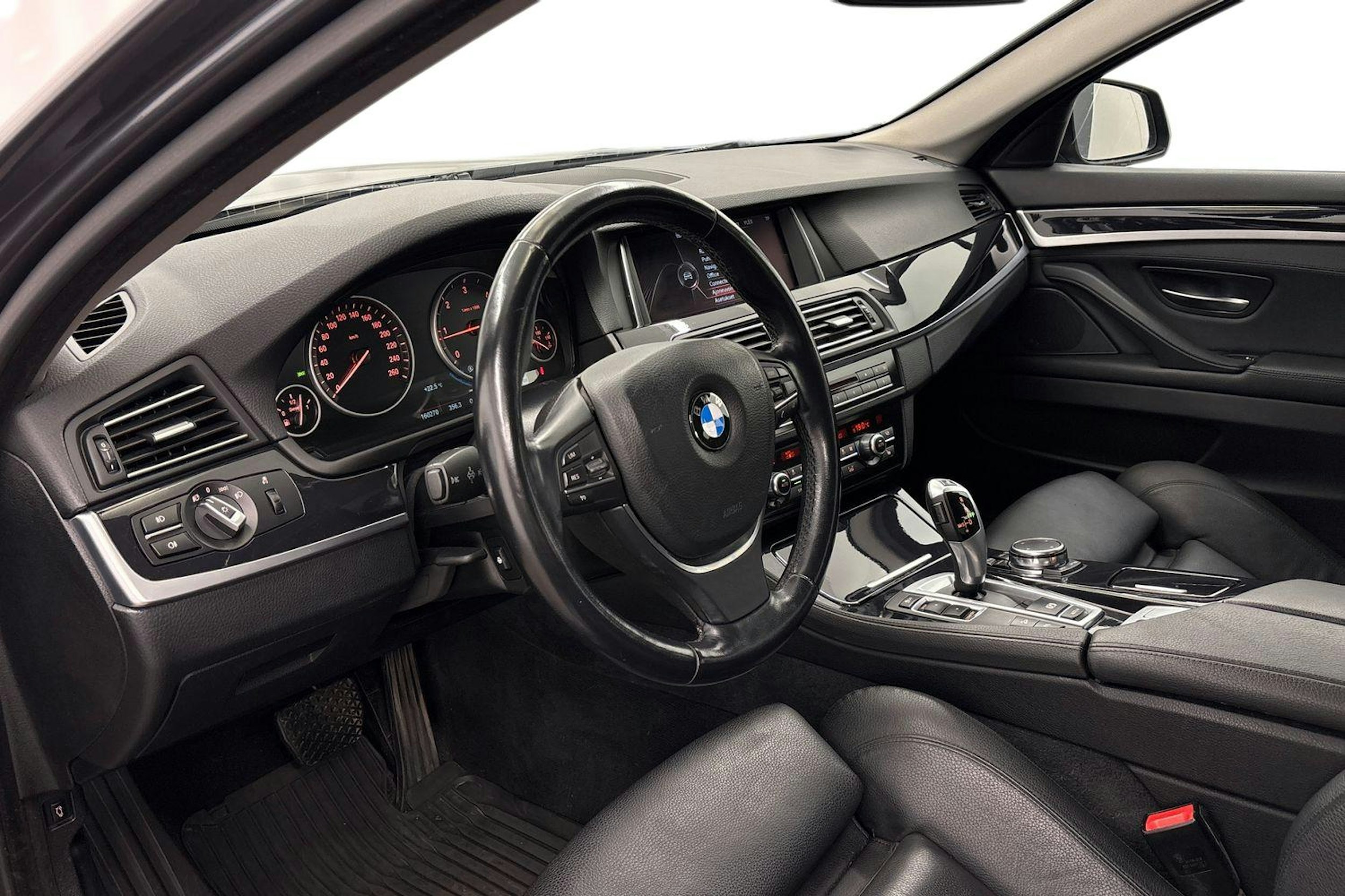met. harmaa BMW 520 2016 kuva 6.