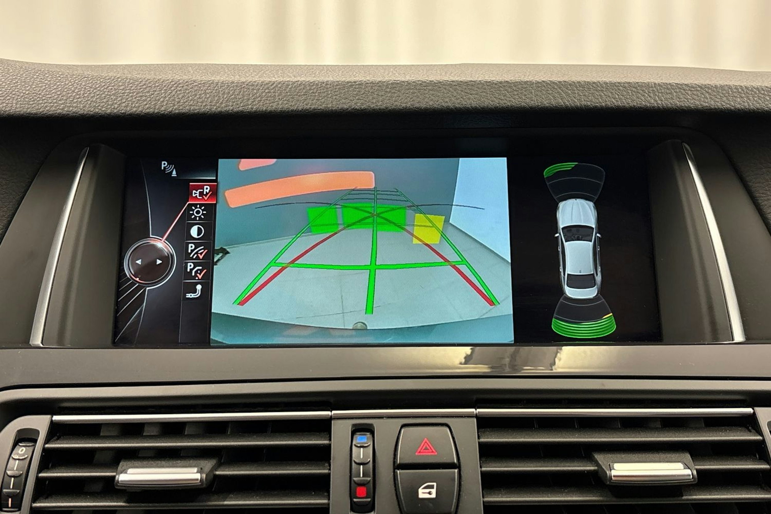 met. harmaa BMW 520 2016 kuva 17.