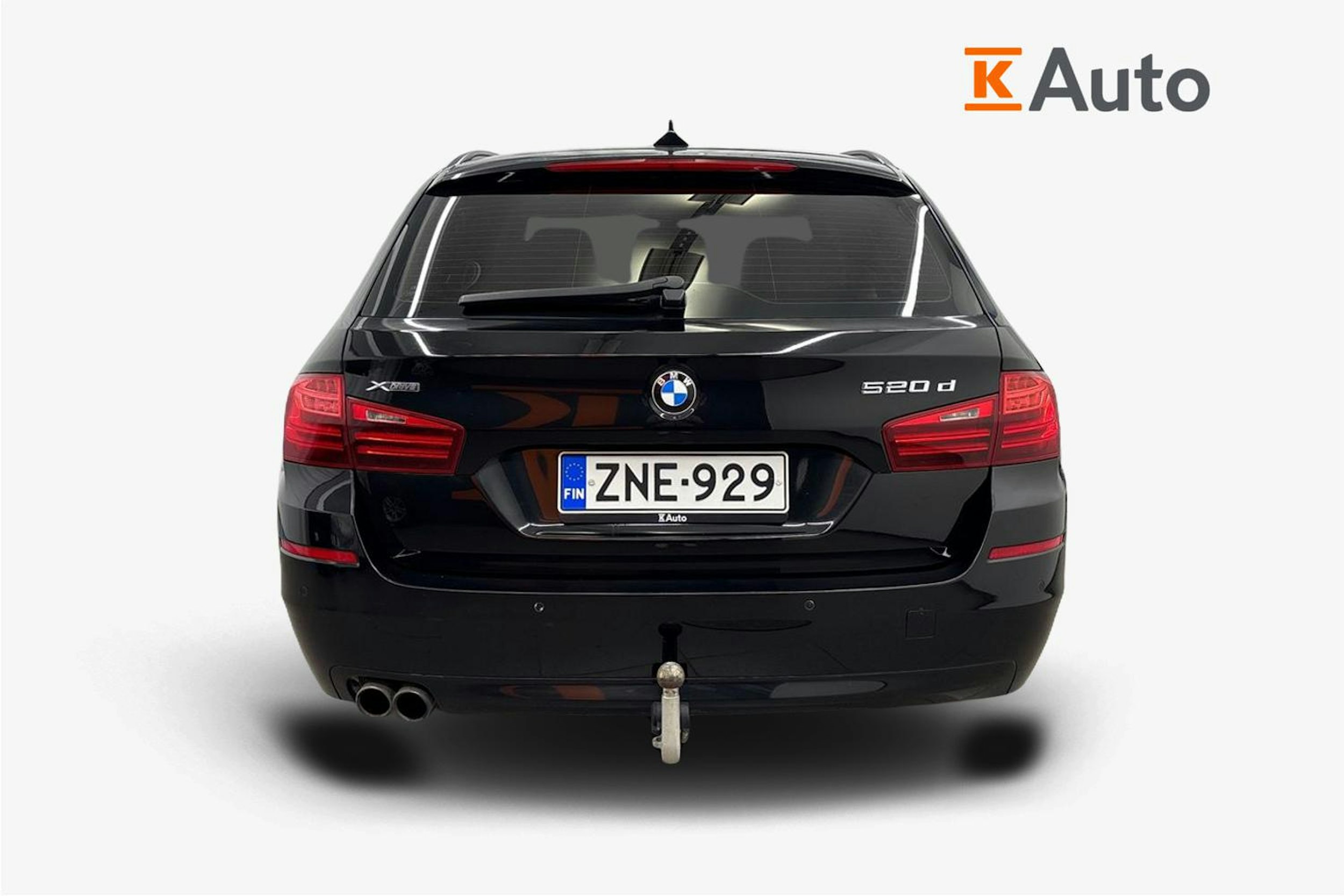 musta BMW 520 2016 kuva 3.