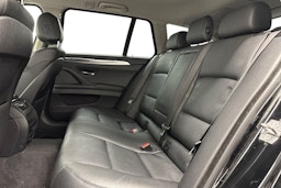 musta BMW 520 2016 kuva 10.