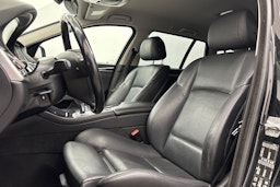 musta BMW 520 2016 kuva 14.