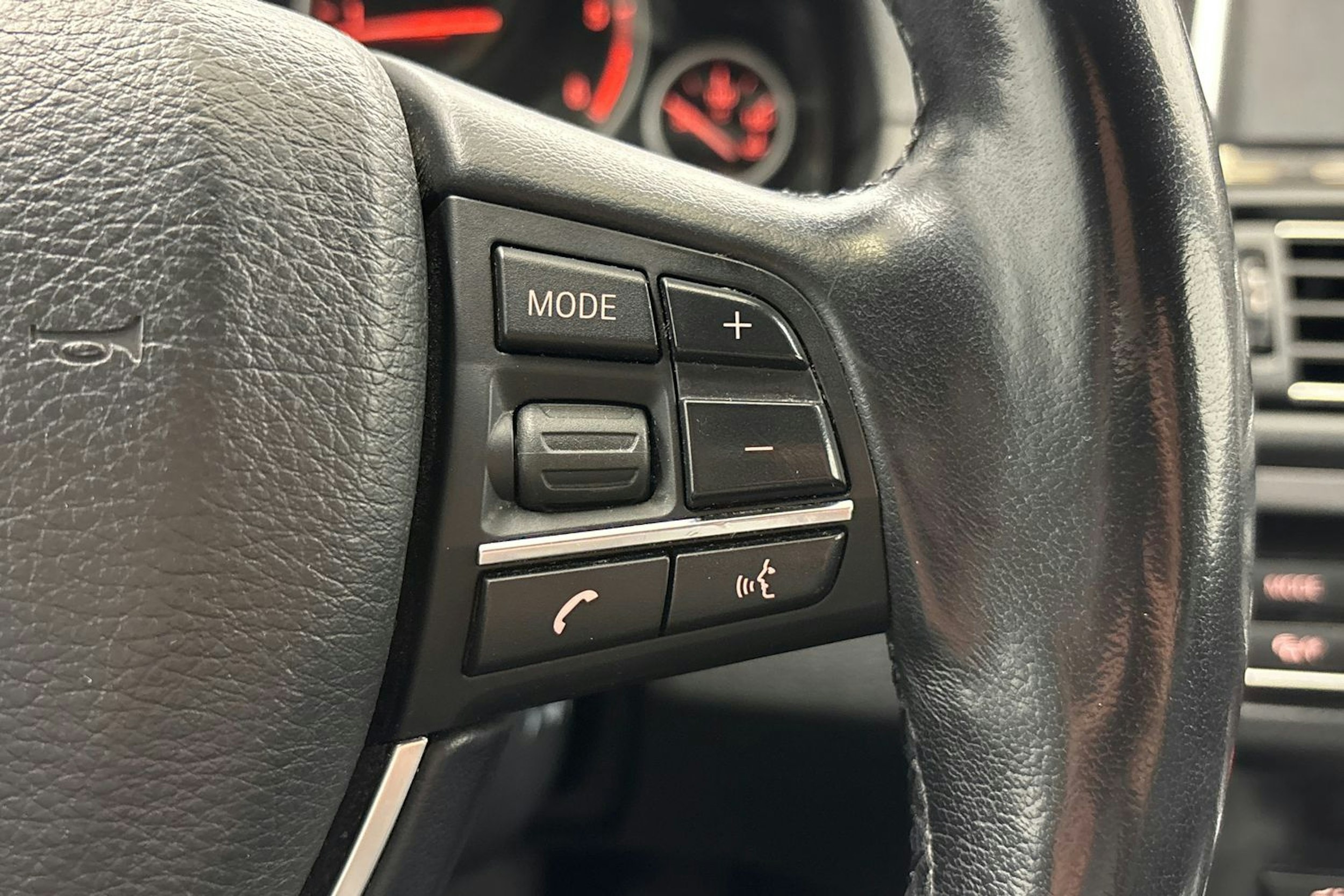 musta BMW 520 2016 kuva 18.