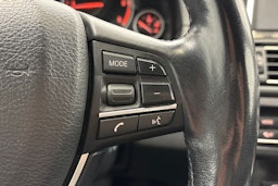 musta BMW 520 2016 kuva 18.