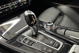 musta BMW 520 2016 kuva 21.