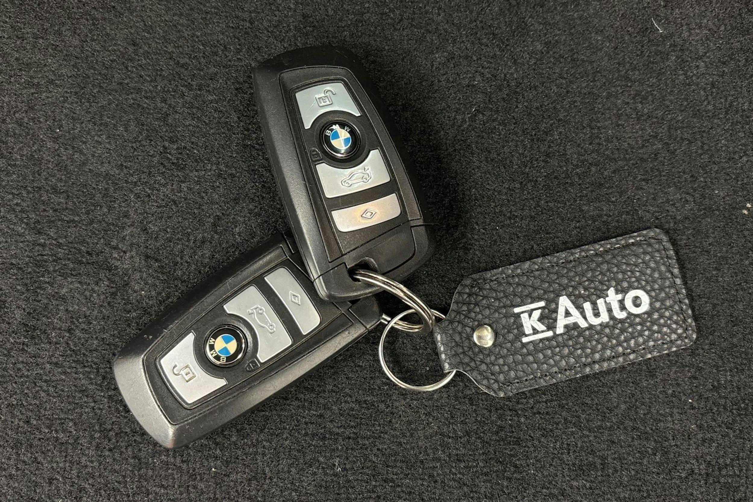 musta BMW 520 2016 kuva 24.