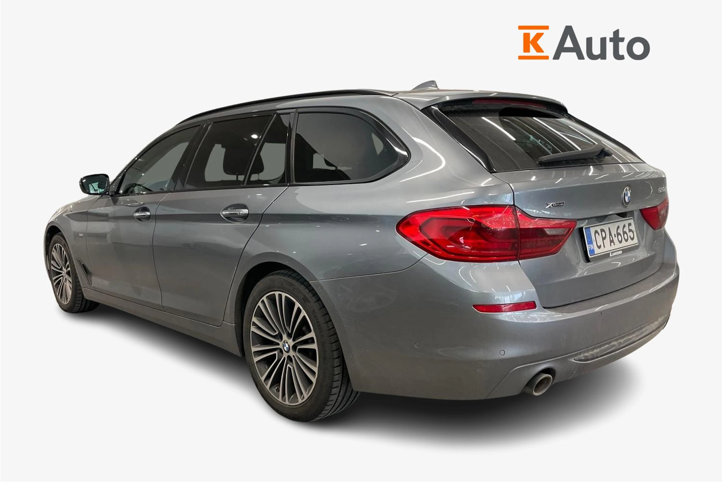sininen BMW 520 2017 kuva 2.