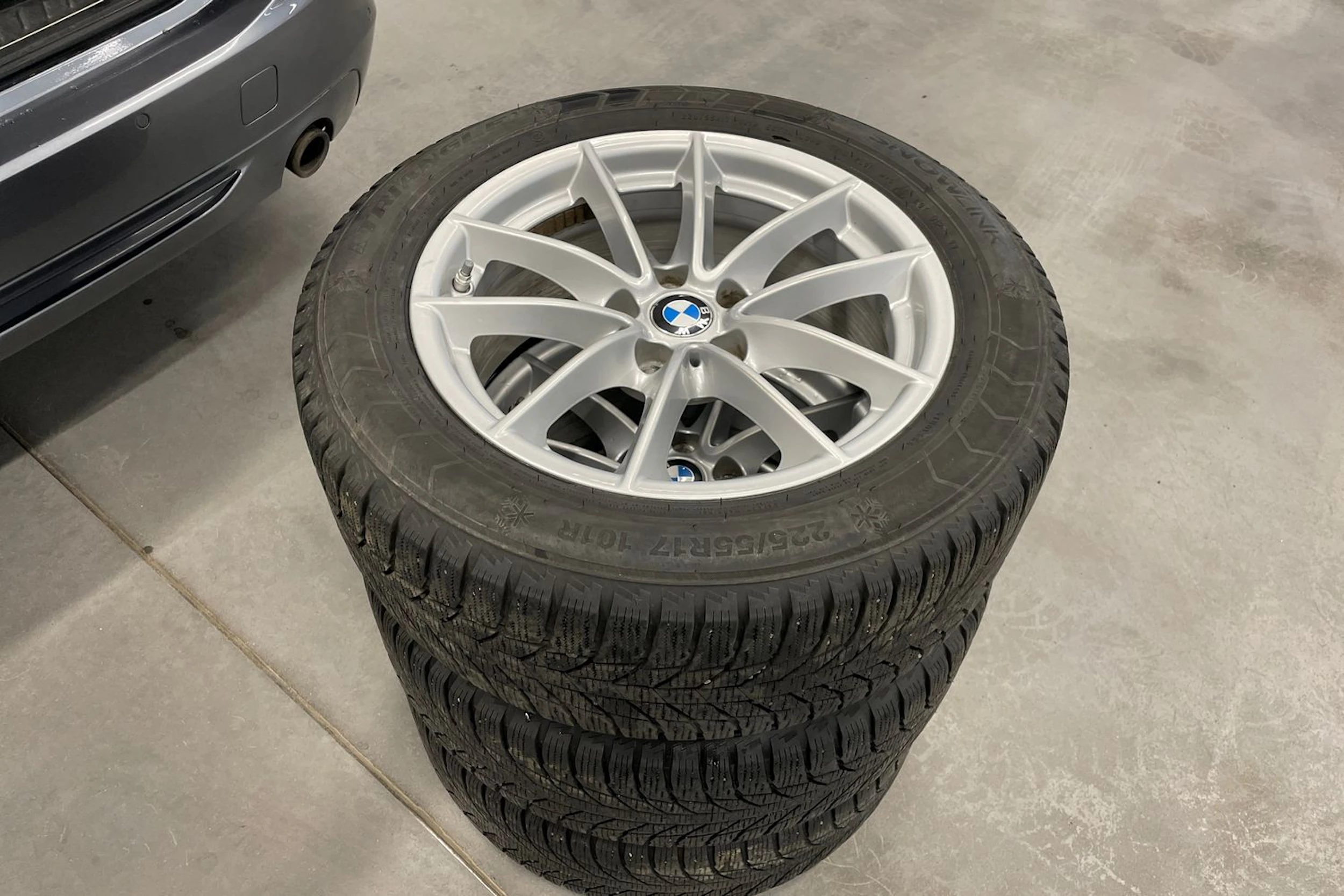 sininen BMW 520 2018 kuva 10.