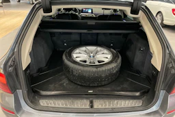 sininen BMW 520 2018 kuva 12.