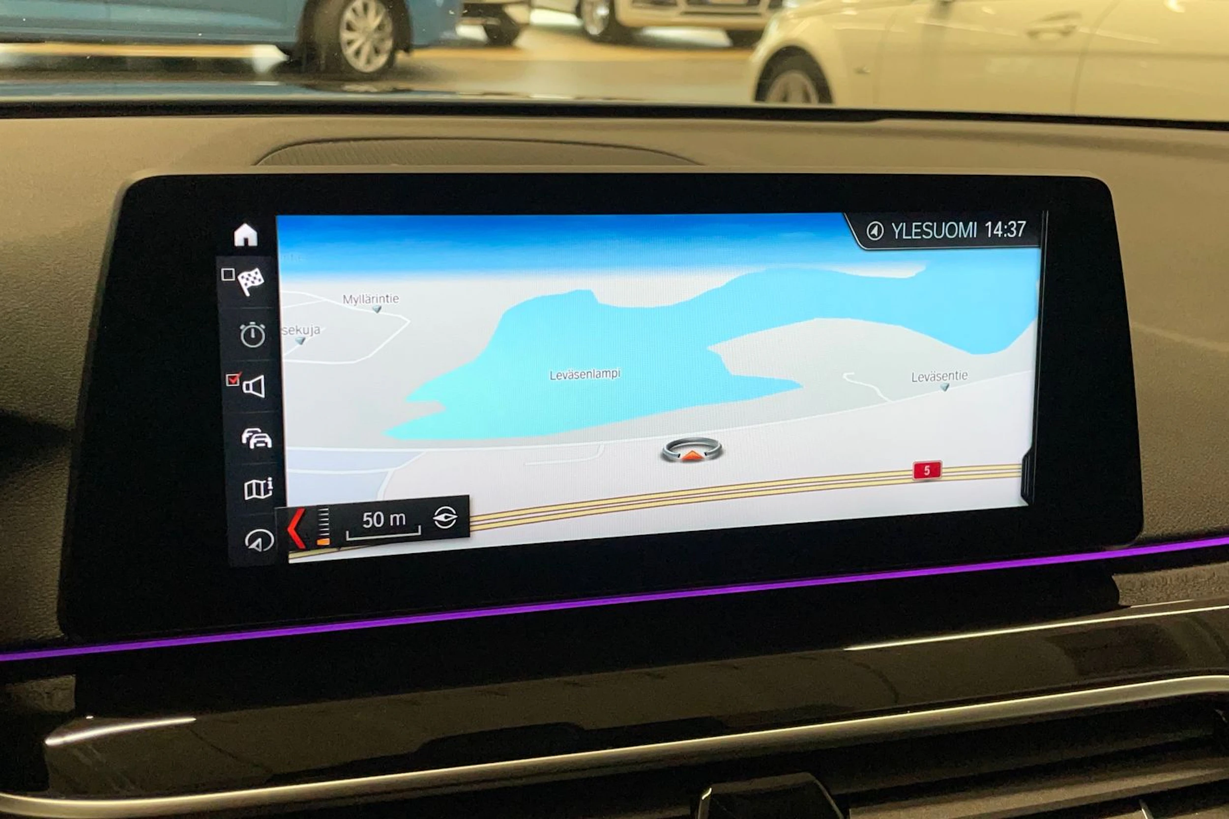 sininen BMW 520 2018 kuva 17.