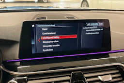 sininen BMW 520 2018 kuva 18.