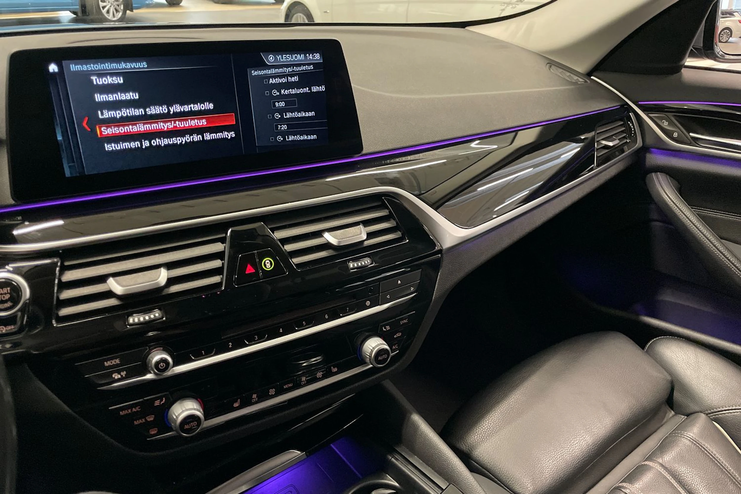 sininen BMW 520 2018 kuva 22.