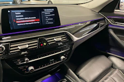 sininen BMW 520 2018 kuva 22.