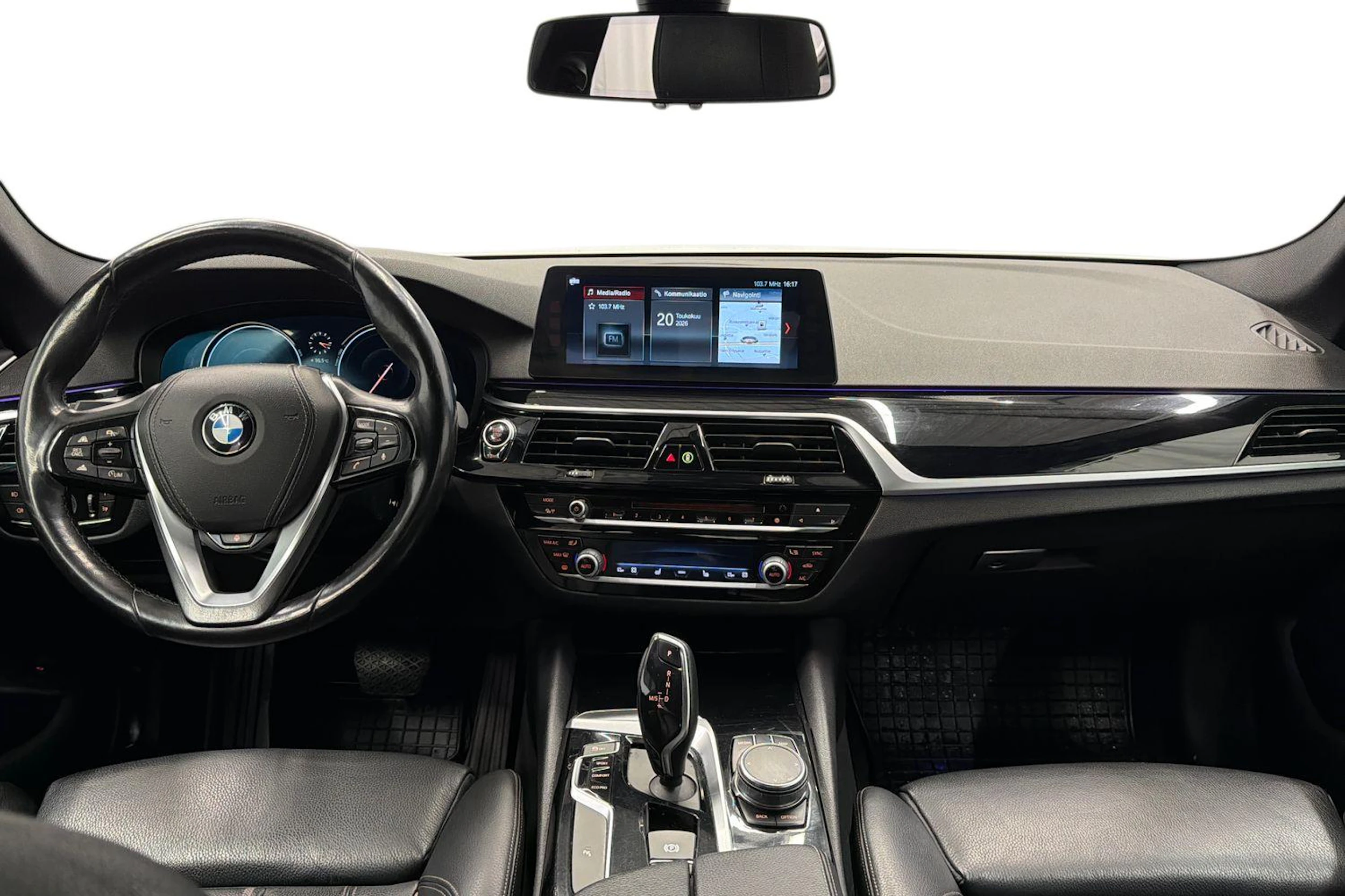 valkoinen BMW 520 2017 kuva 9.