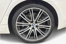 valkoinen BMW 520 2017 kuva 12.