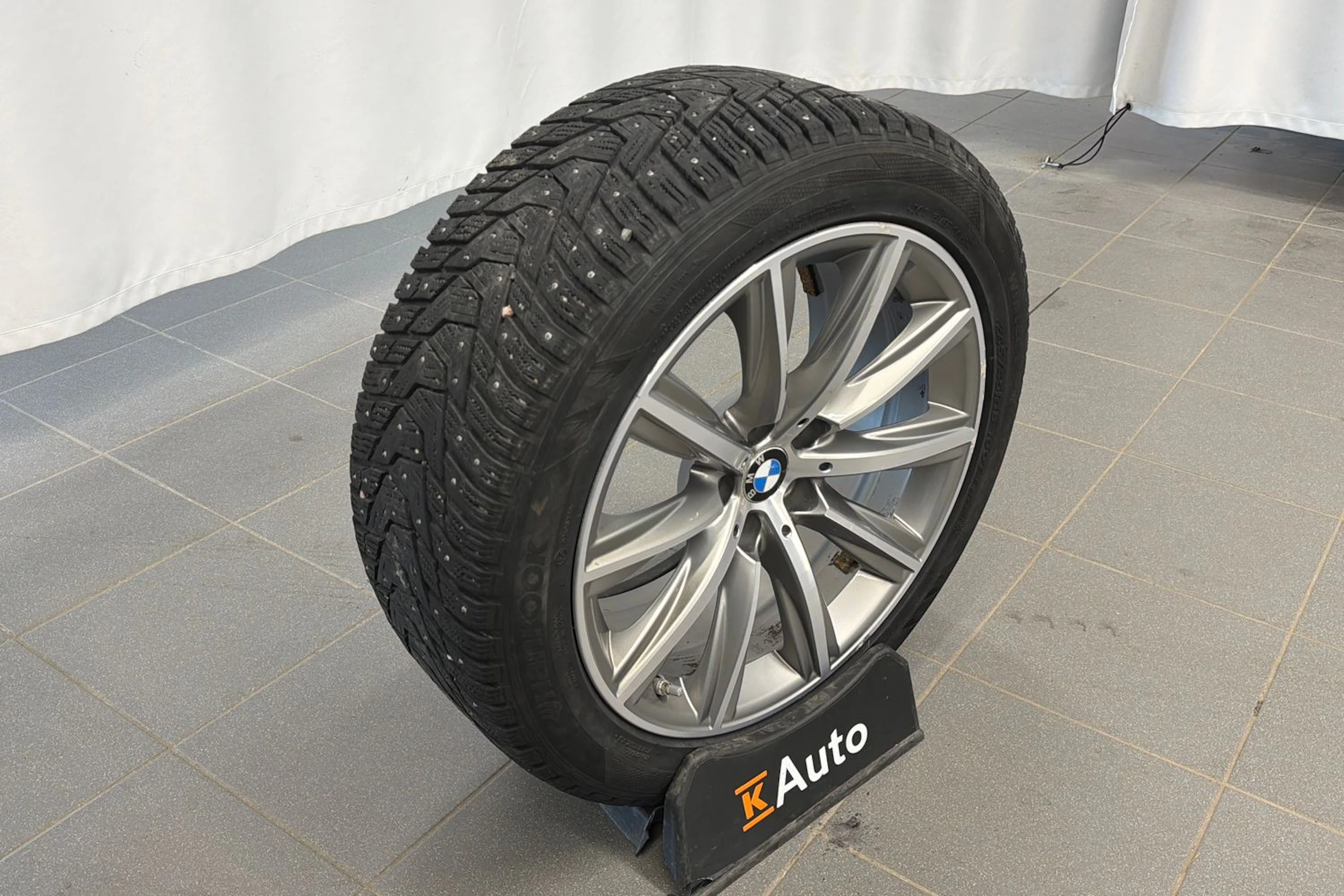 valkoinen BMW 520 2017 kuva 18.