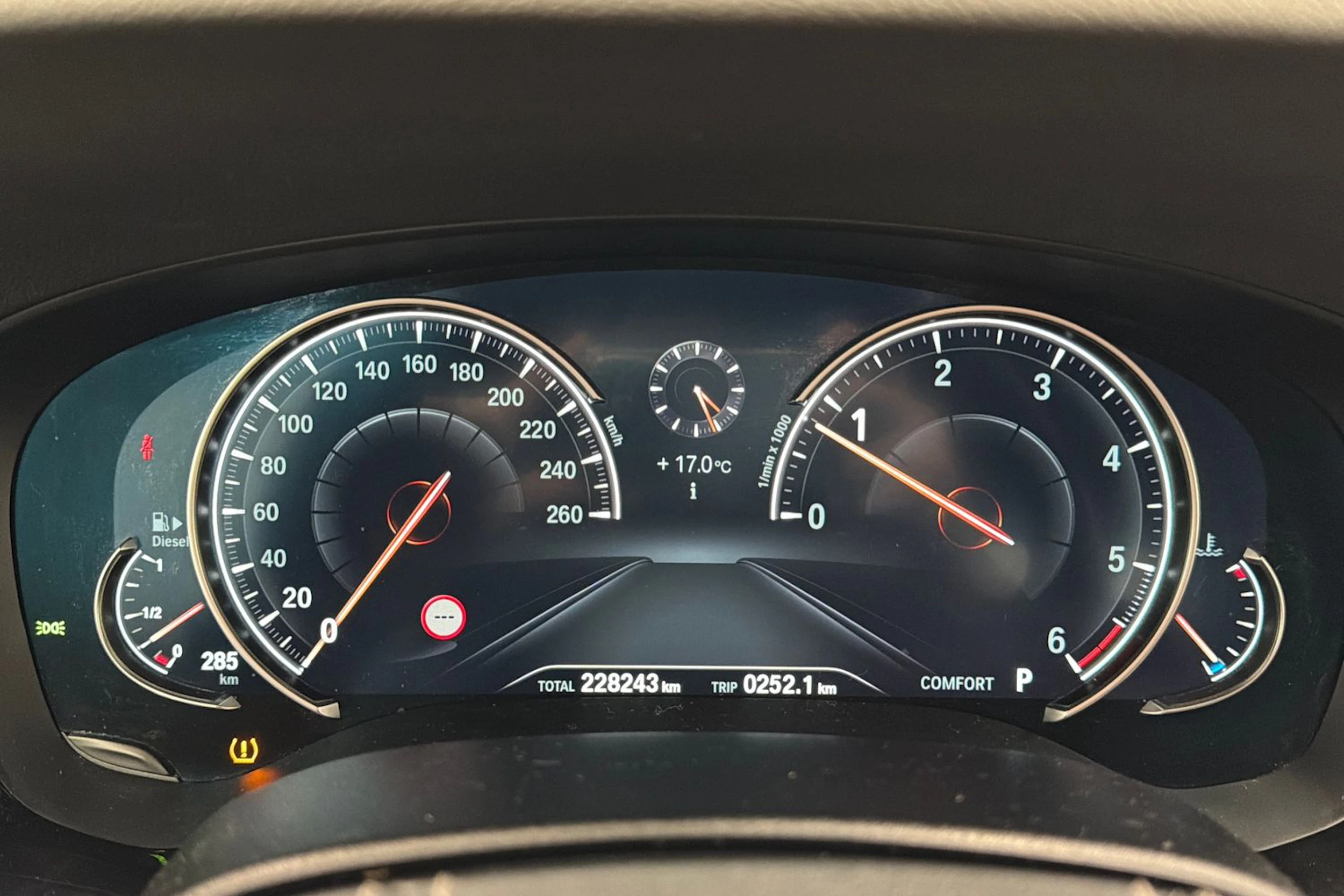 valkoinen BMW 520 2017 kuva 20.