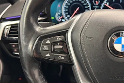 valkoinen BMW 520 2017 kuva 21.