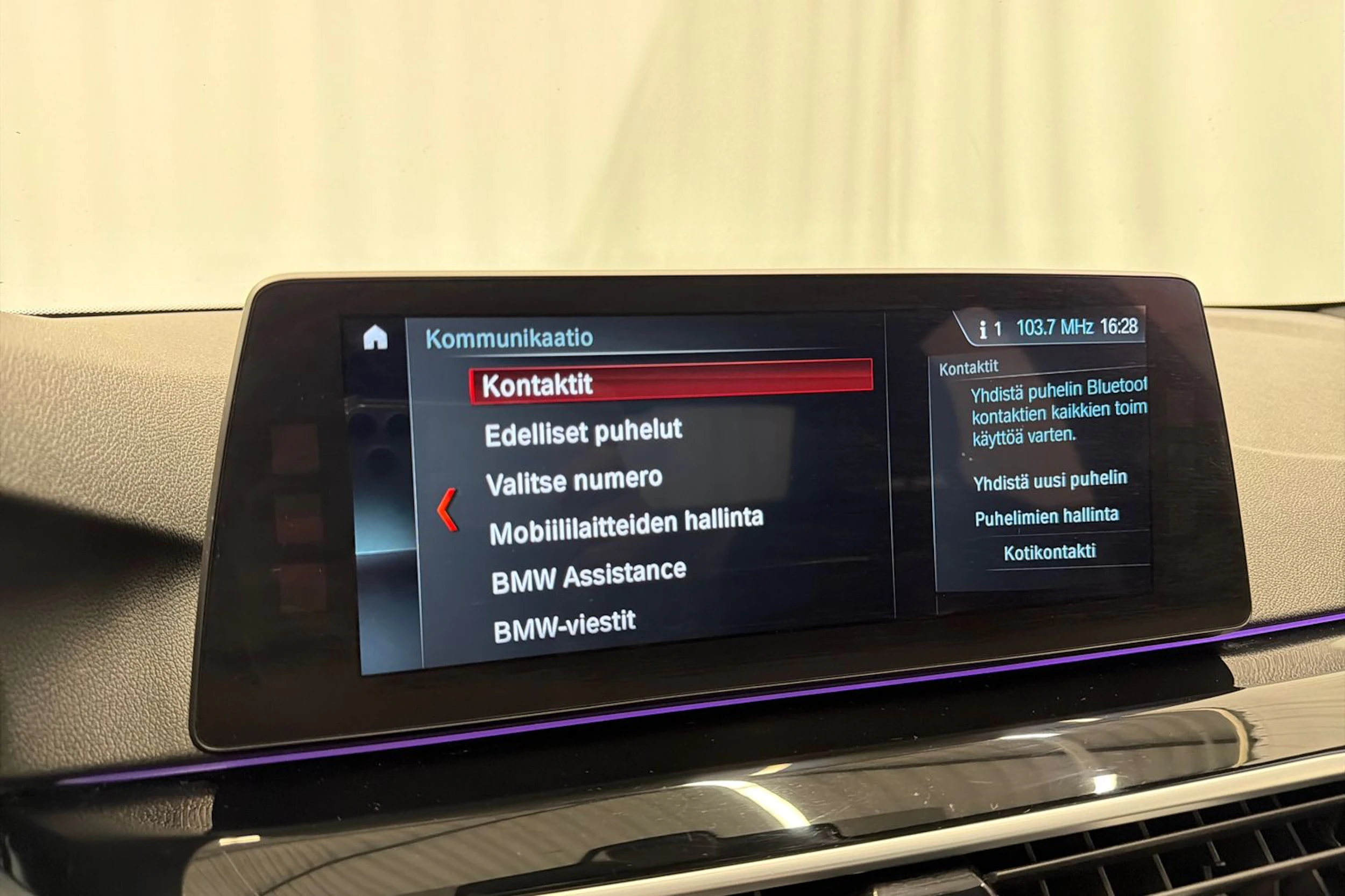 valkoinen BMW 520 2017 kuva 24.
