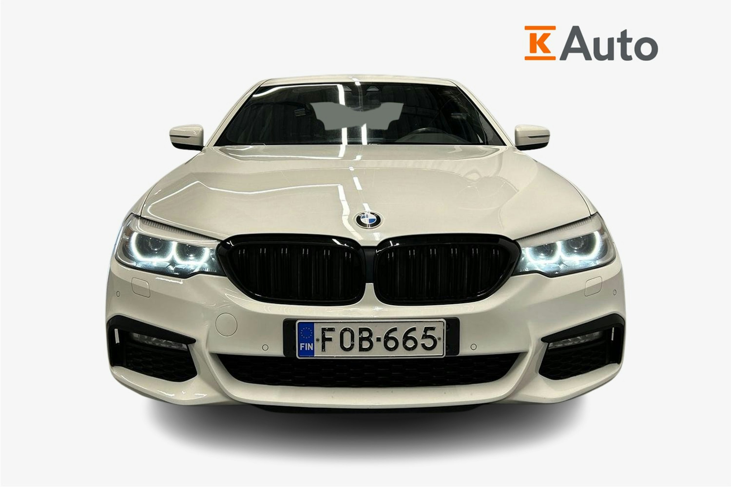 valkoinen BMW 520 2017 kuva 5.