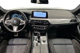 valkoinen BMW 520 2017 kuva 9.