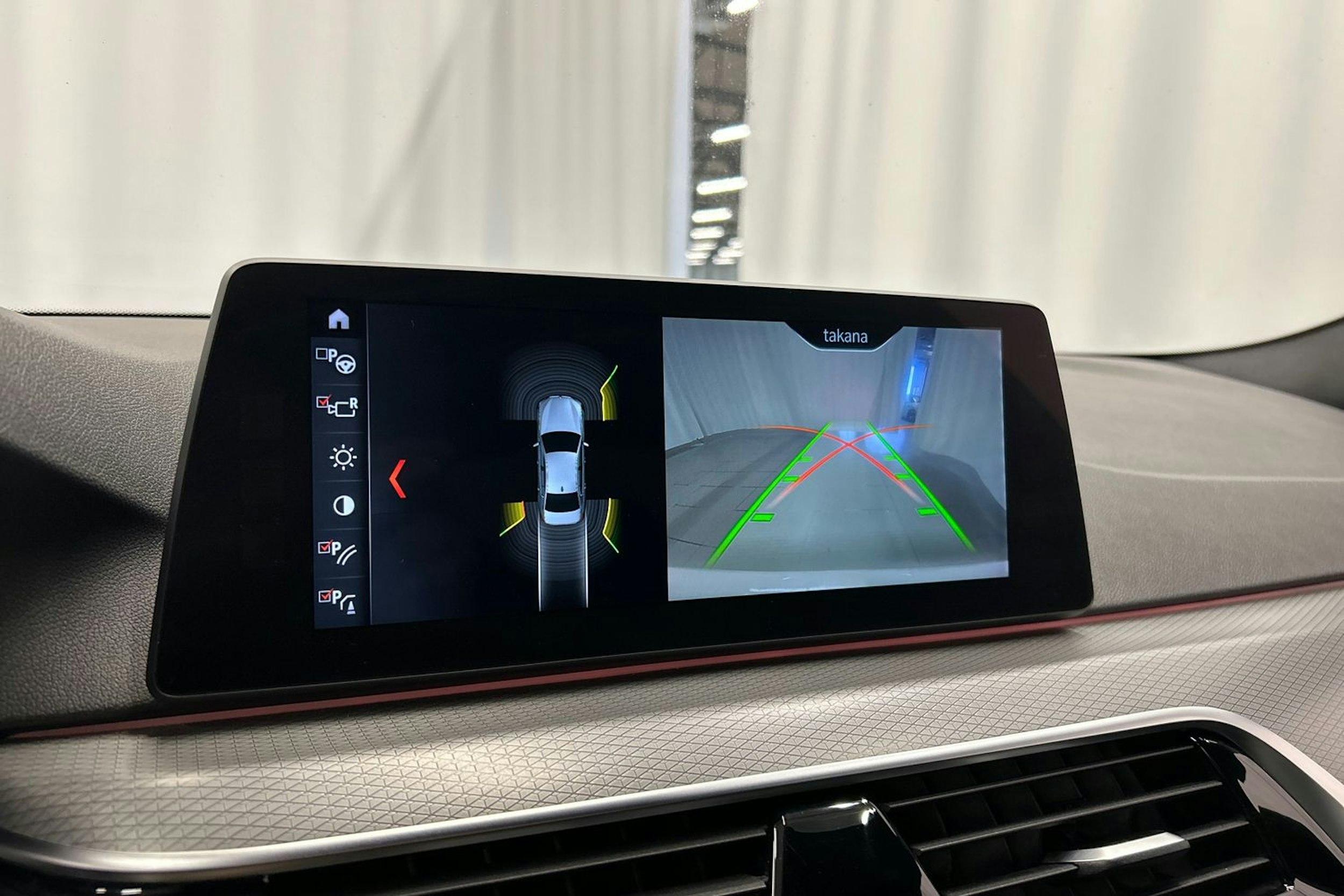 valkoinen BMW 520 2017 kuva 24.