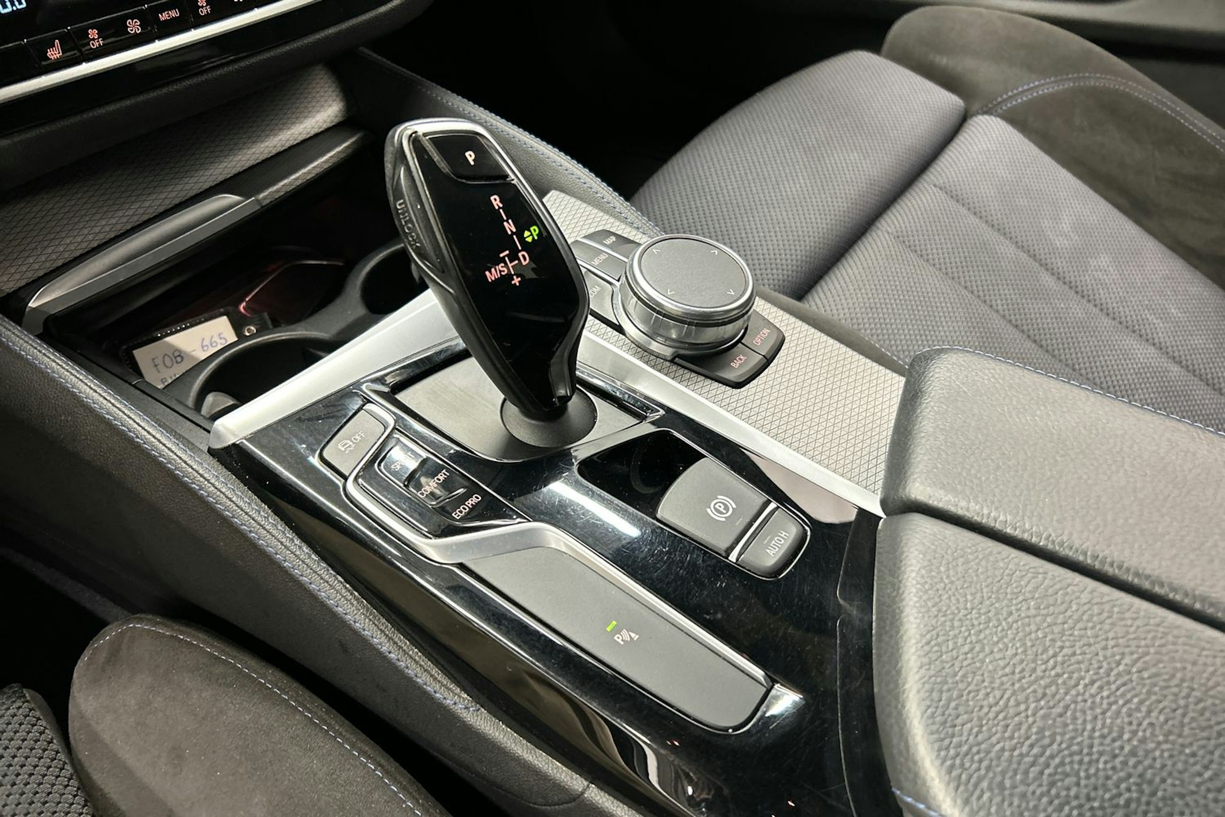 valkoinen BMW 520 2017 kuva 27.