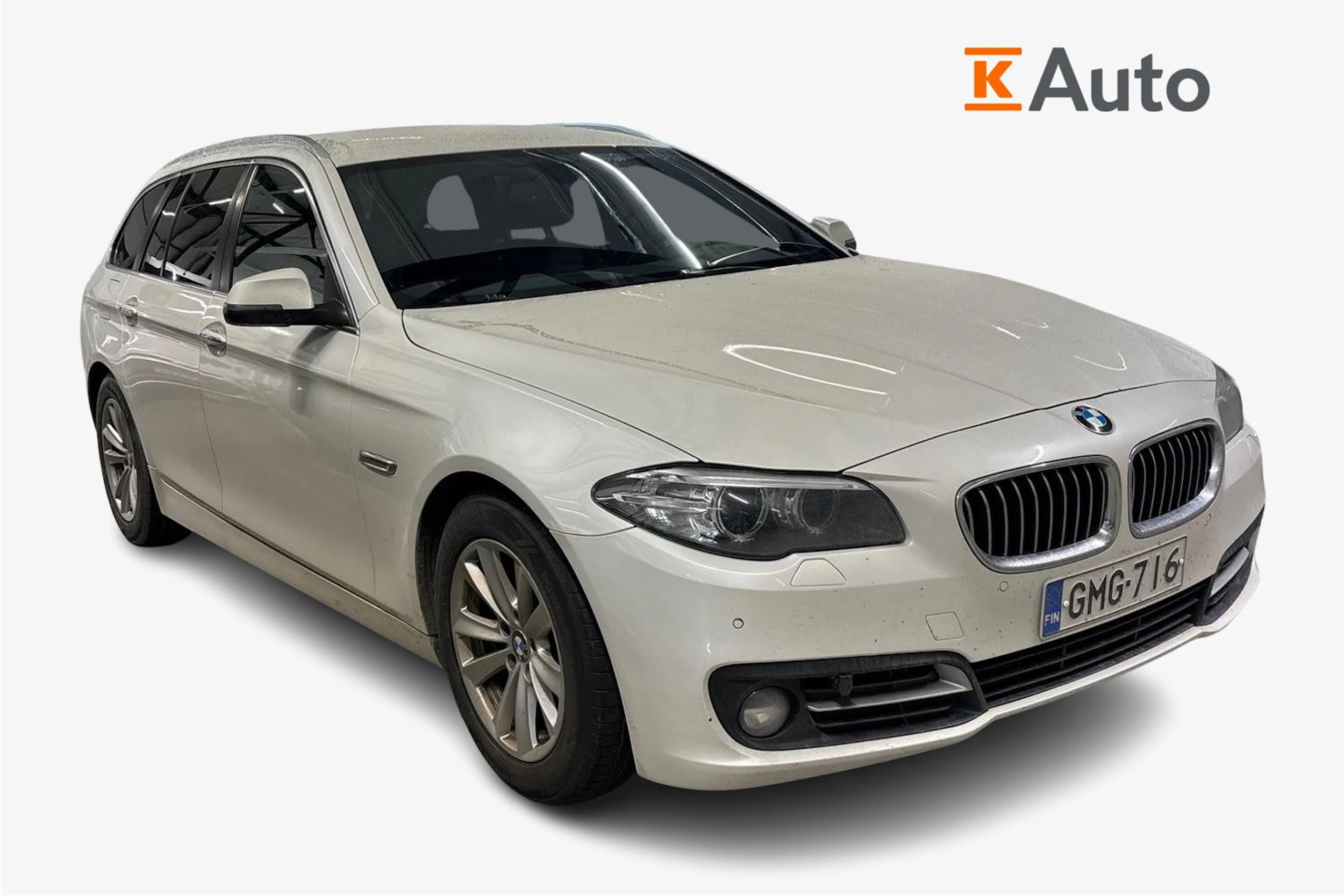 valkoinen BMW 520 2017 kuva 1.