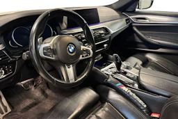 valkoinen BMW 520 2017 kuva 3.