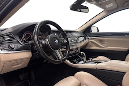 ruskea (beige) BMW 520 2017 kuva 6.