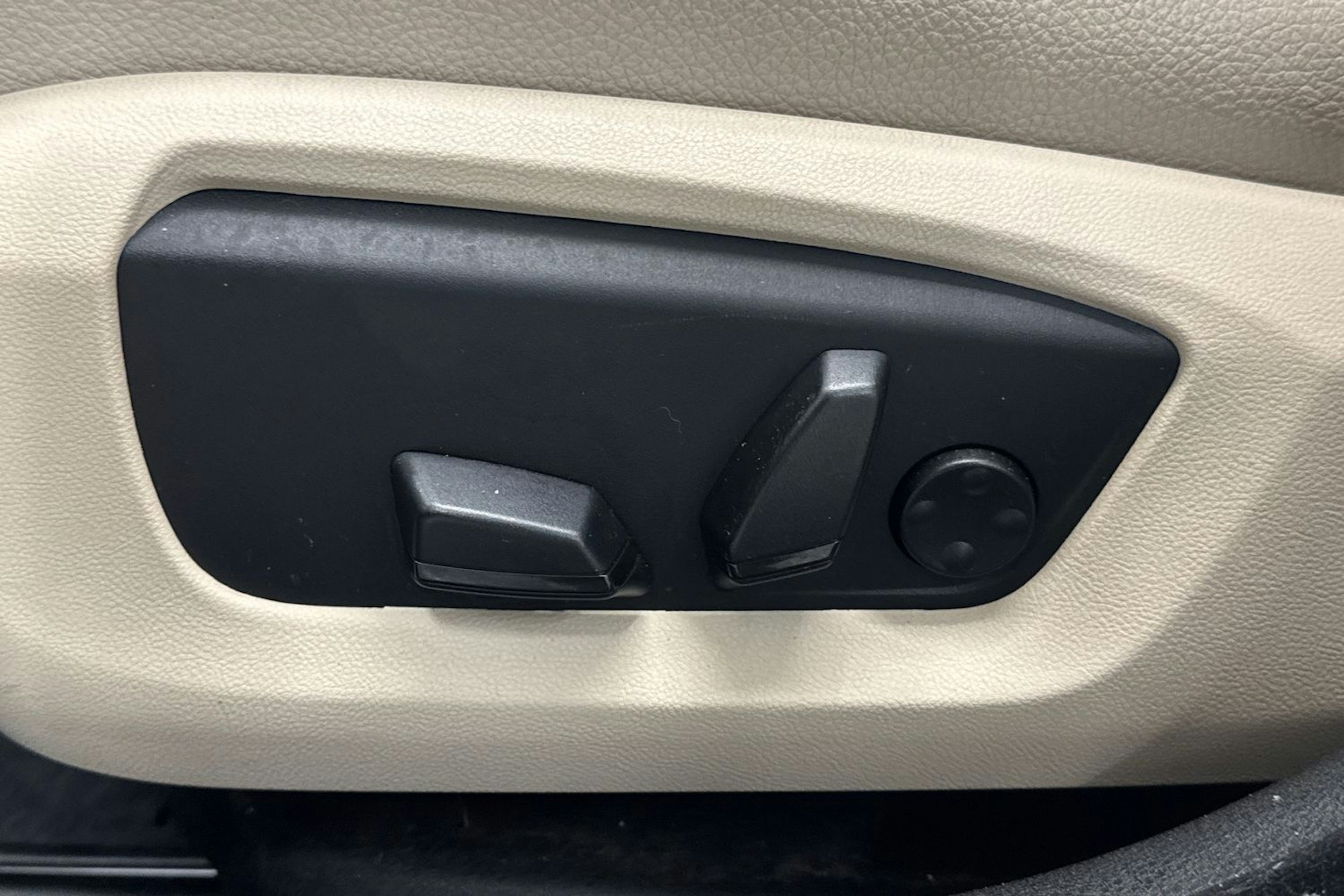 ruskea (beige) BMW 520 2017 kuva 10.