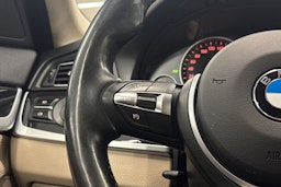 ruskea (beige) BMW 520 2017 kuva 12.