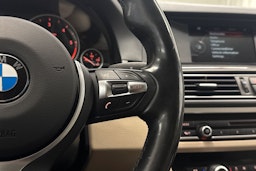 ruskea (beige) BMW 520 2017 kuva 13.