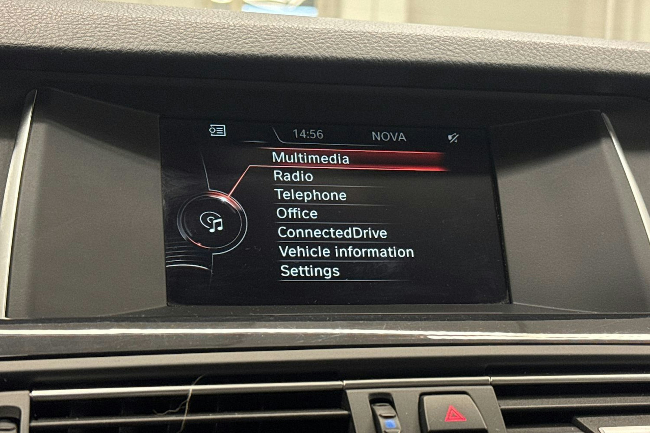 ruskea (beige) BMW 520 2017 kuva 21.