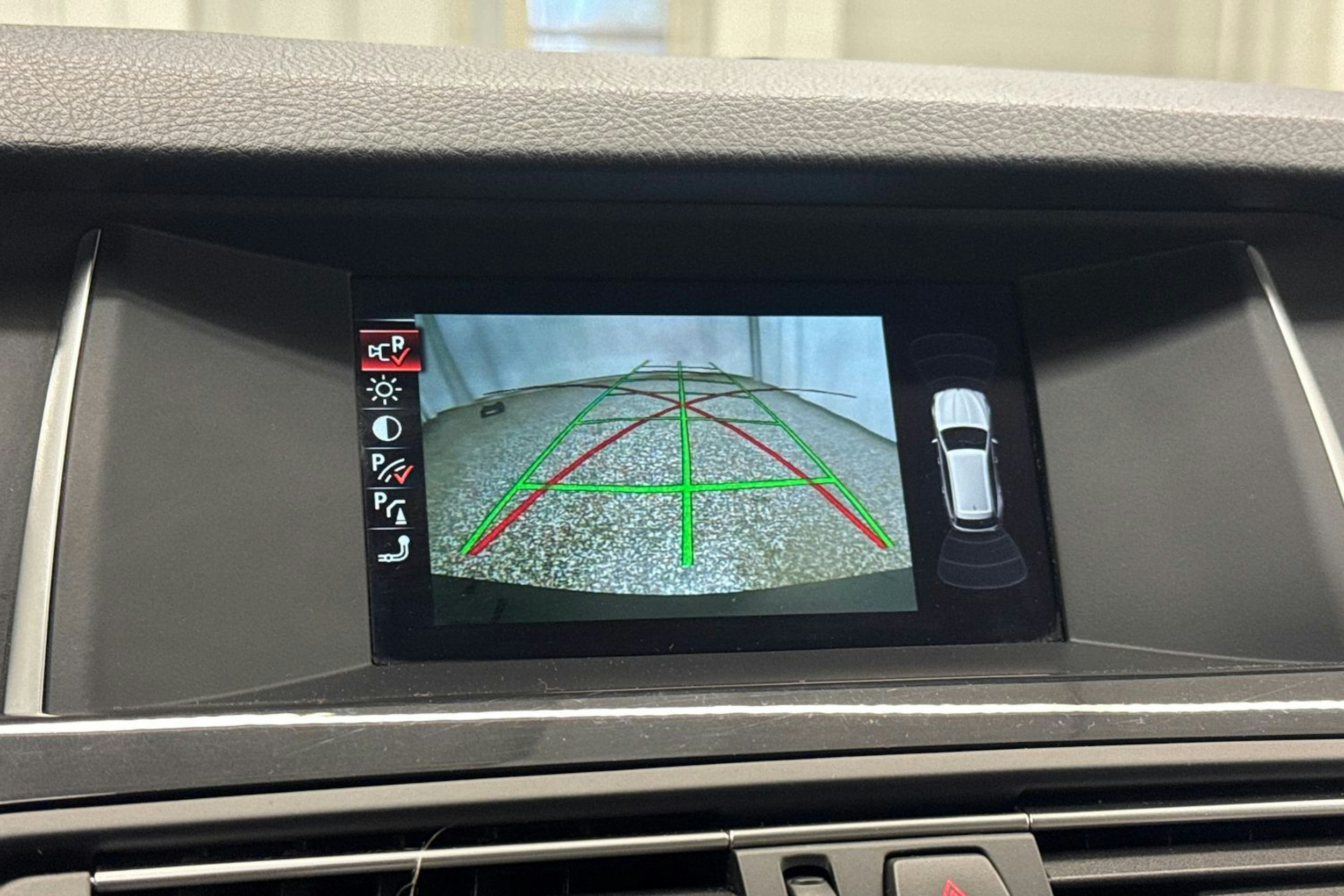 ruskea (beige) BMW 520 2017 kuva 28.