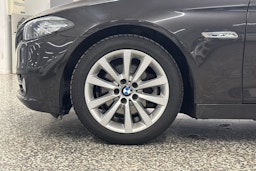 ruskea (beige) BMW 520 2017 kuva 32.