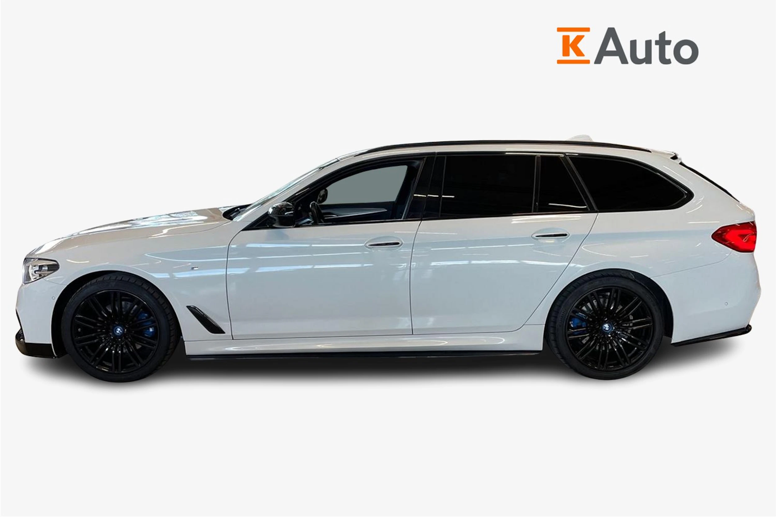valkoinen BMW 520 2018 kuva 7.