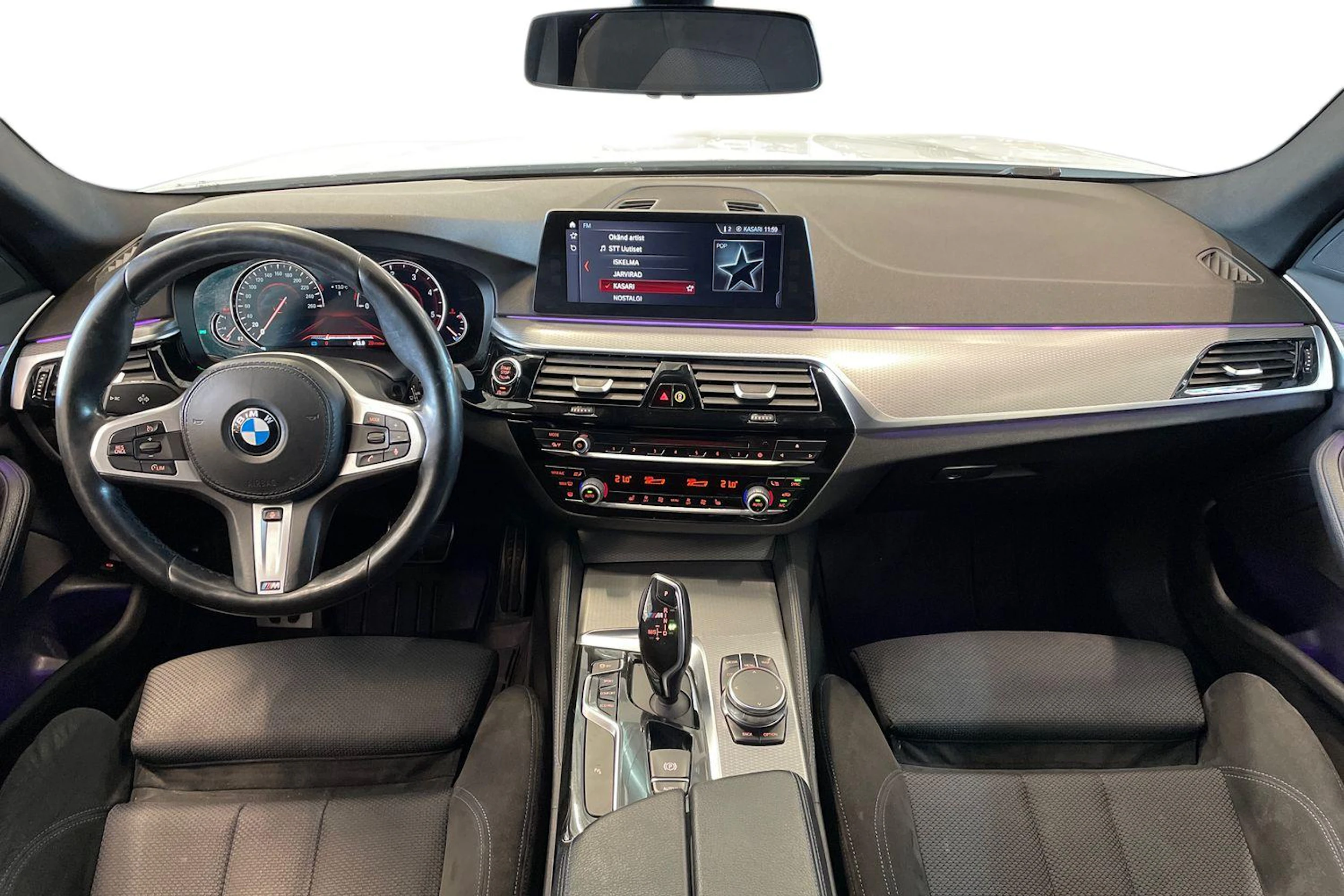 valkoinen BMW 520 2018 kuva 9.