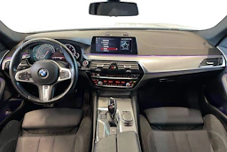 valkoinen BMW 520 2018 kuva 9.