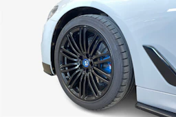 valkoinen BMW 520 2018 kuva 12.