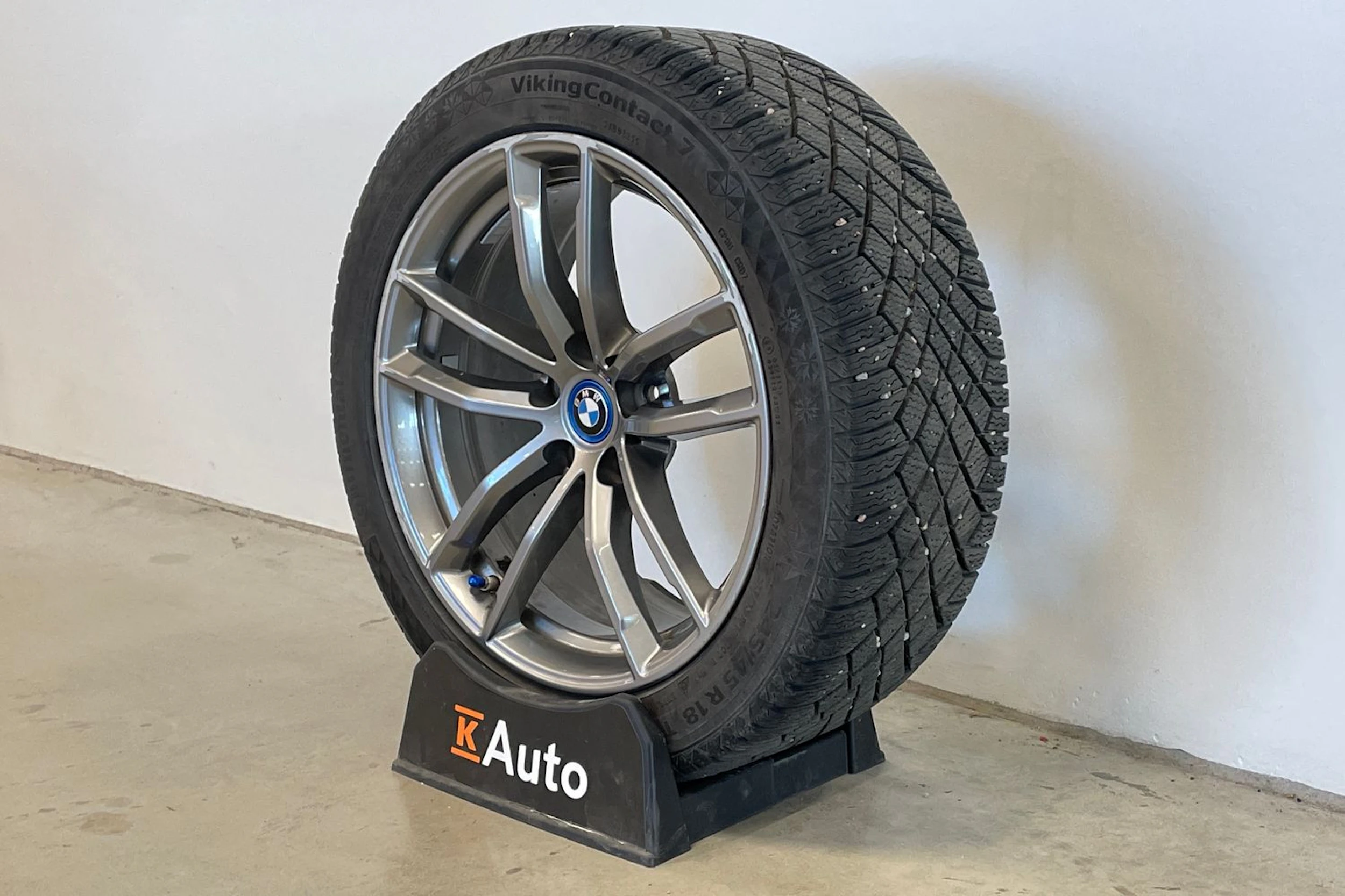 valkoinen BMW 520 2018 kuva 13.
